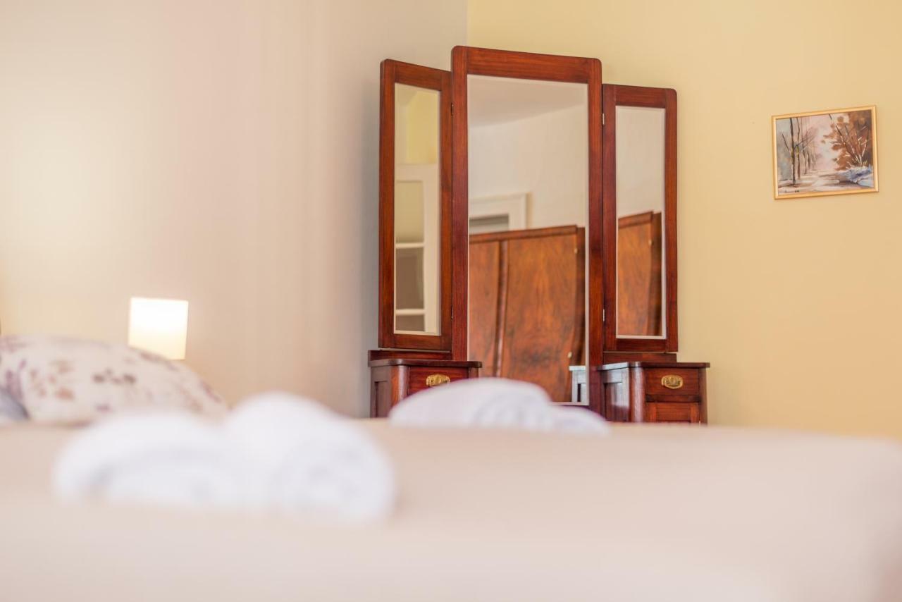 קארנאץ Apartment Tri Mudraca מראה חיצוני תמונה